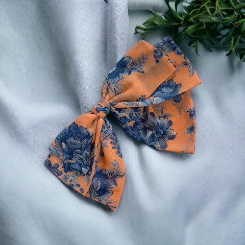 Yaren - Pink and Blue Bow clip