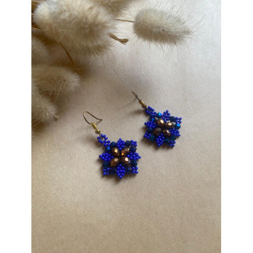 Star Blue beaded earring - Flower Child