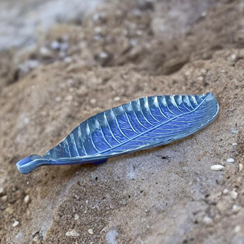 Blue large flat leaf shaped ceramic salad platter - The Knot and Bow
