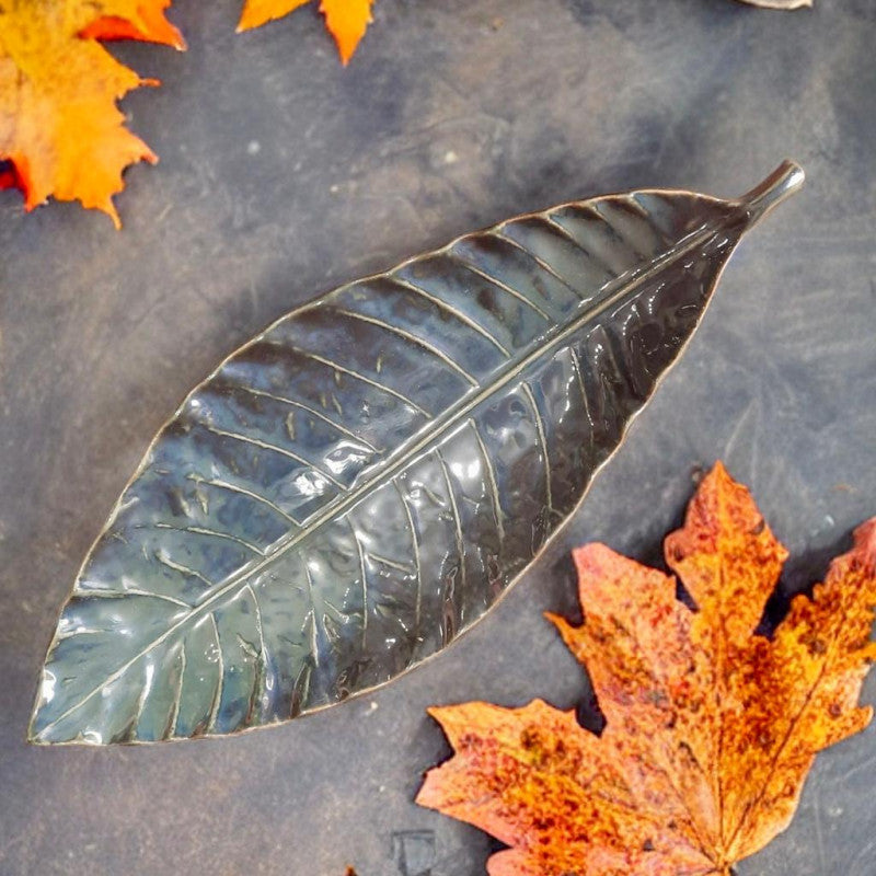 Ceramic medium leaf shaped green salad platter - The Knot and Bow