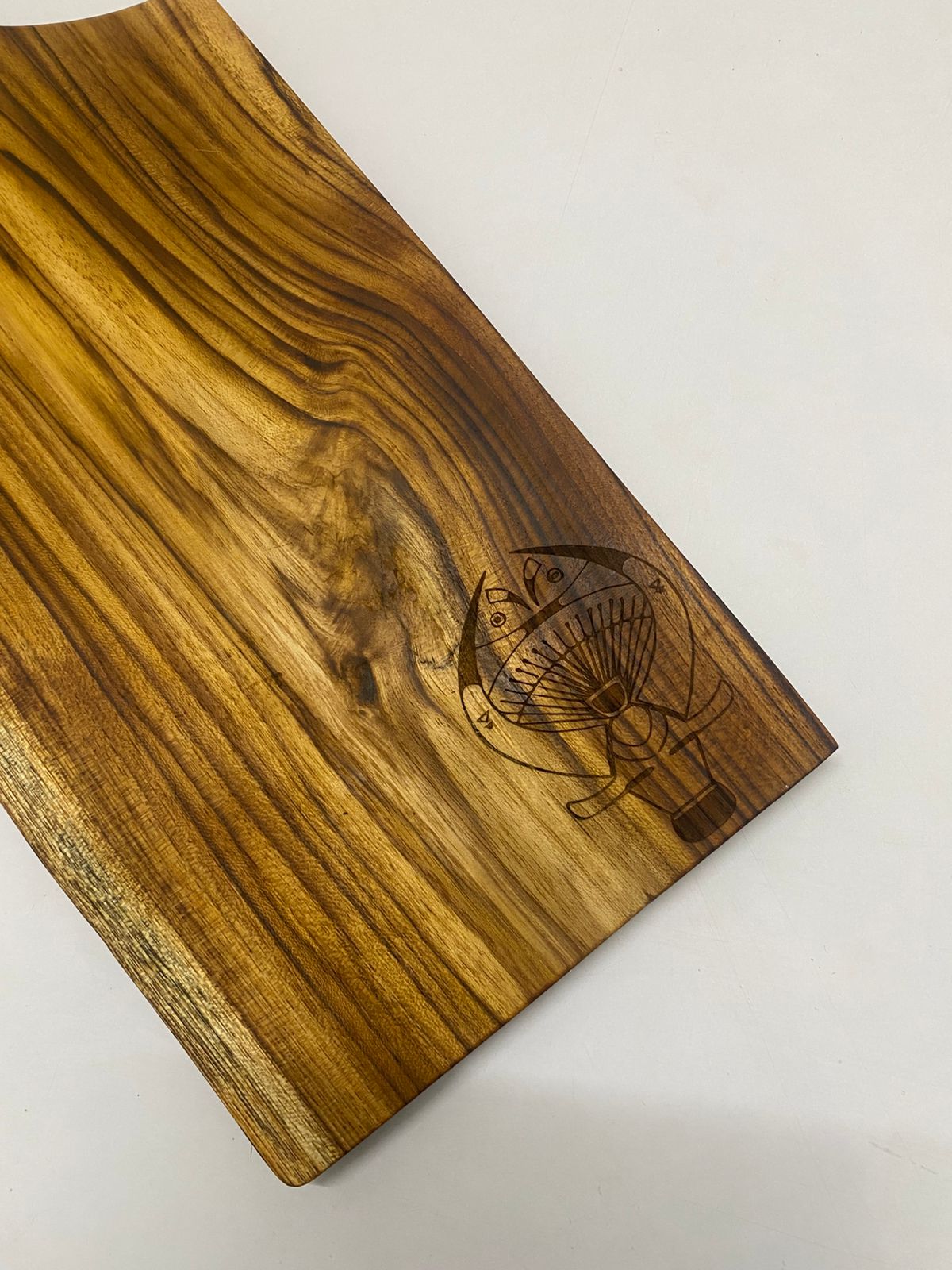 Chopping-Boar-Medium-Bull-Design-Handle-Custom-Creation-zoom.