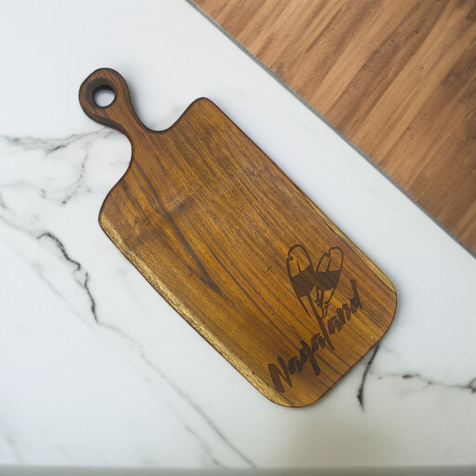 Chopping-Board-Medium-Nagaland-Curve-Design-Carved-Handle-CustomCreation-main.