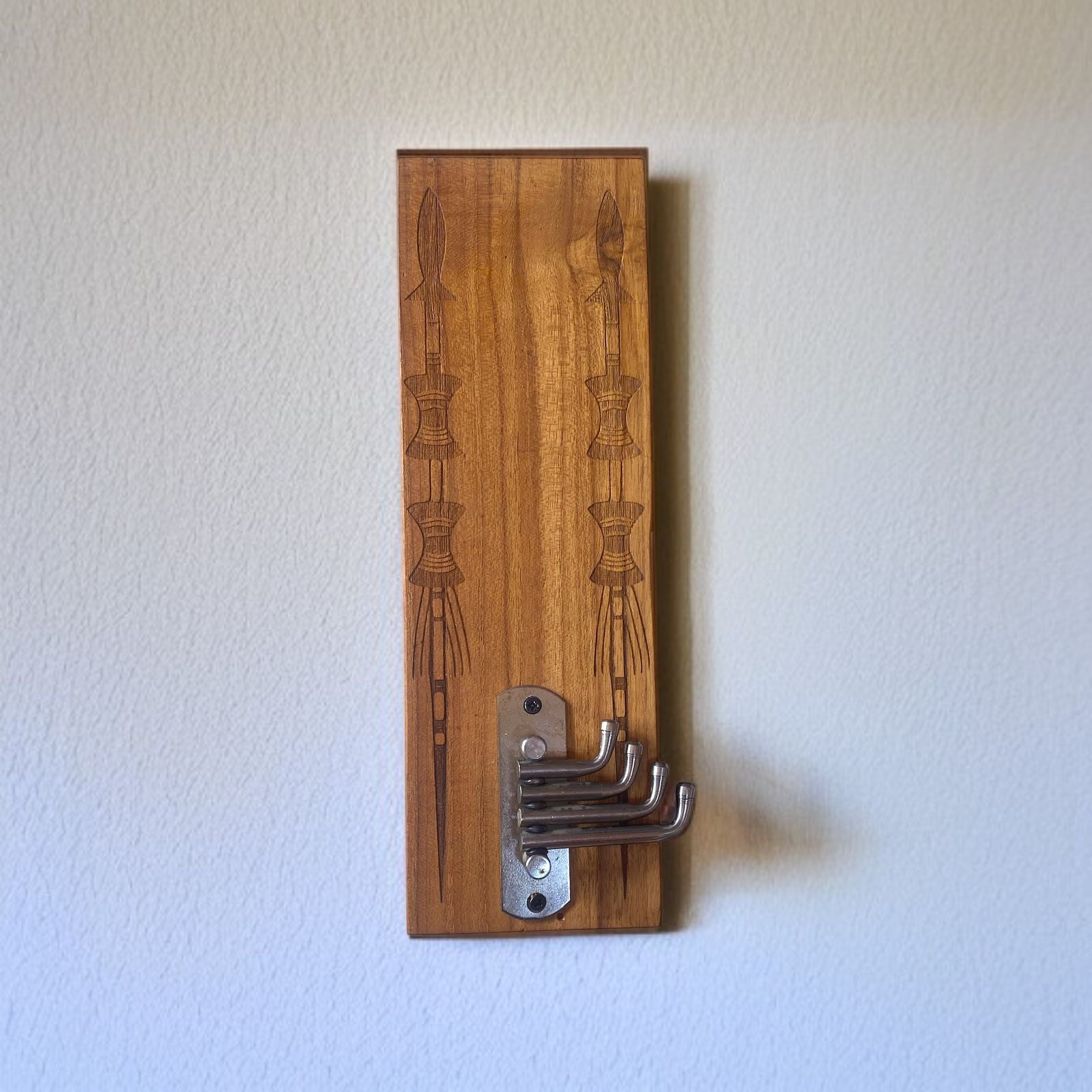 Dark-Brown-Spear-Wall-Hanger-Custom-Creations