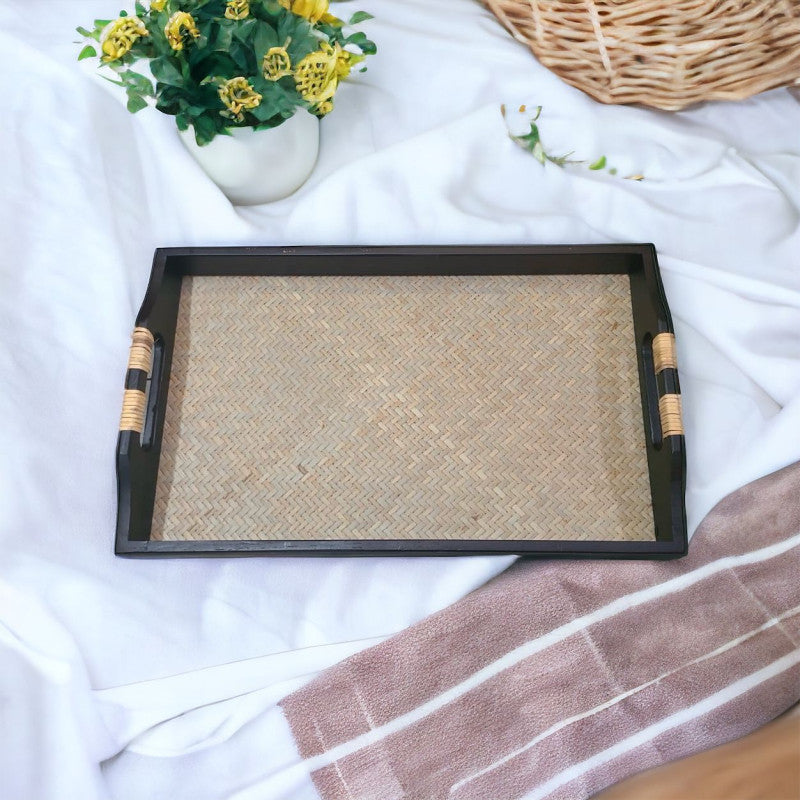 The Naga Feather zig-zag designed tray