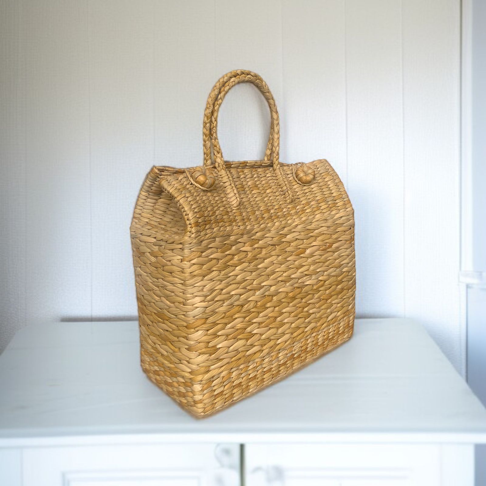 Picnic Bag Hand - Crafted Water Reed (M) - MM's Collection