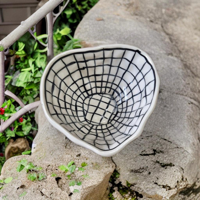 White and black checkered small bowl - The Knot and Bow
